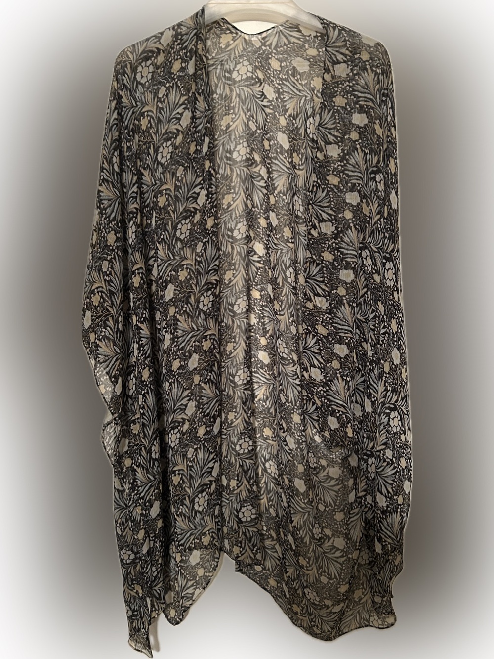 Lightweight Floral-Print Sheer Kimono Jacket in Grey/Black & Cream